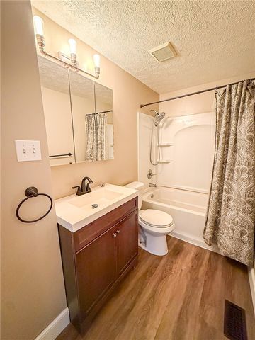 126 Cornell Dr, Center Twp, PA 16001