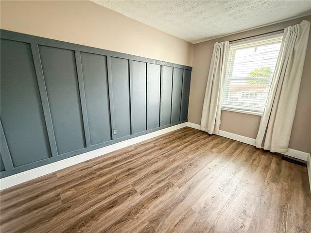 126 Cornell Dr, Center Twp, PA 16001