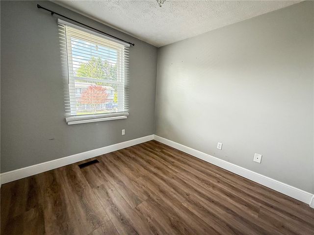 126 Cornell Dr, Center Twp, PA 16001
