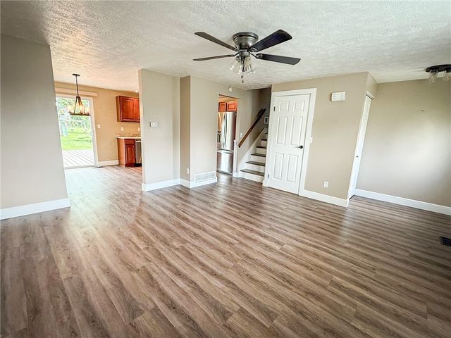 126 Cornell Dr, Center Twp, PA 16001
