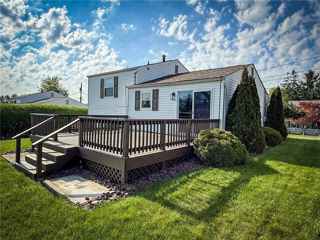 126 Cornell Dr, Center Twp, PA 16001