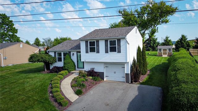 126 Cornell Dr, Center Twp, PA 16001