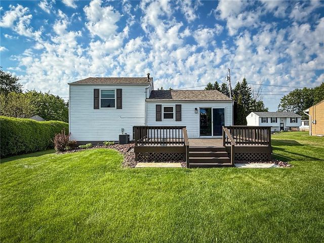 126 Cornell Dr, Center Twp, PA 16001