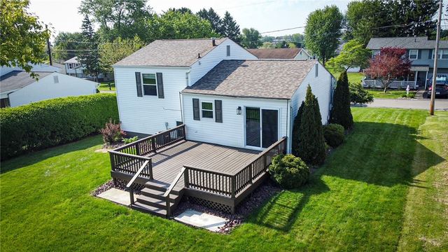 126 Cornell Dr, Center Twp, PA 16001