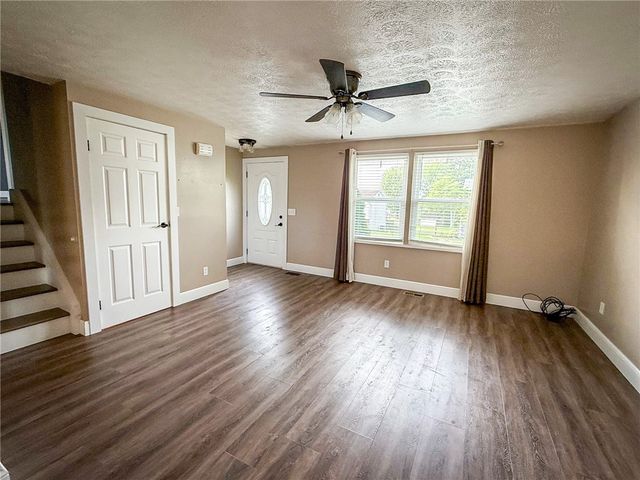 126 Cornell Dr, Center Twp, PA 16001