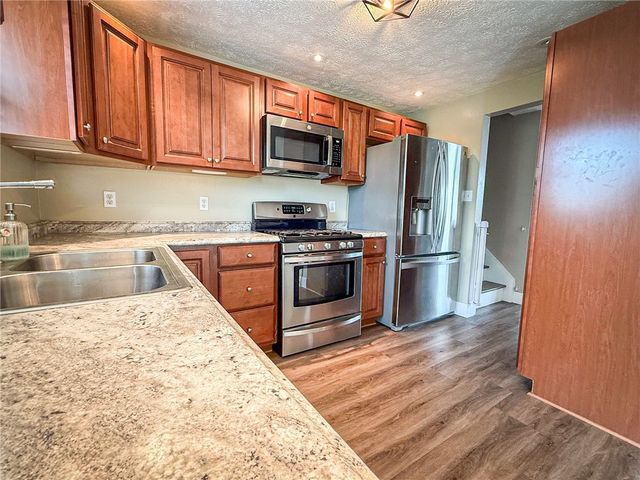 126 Cornell Dr, Center Twp, PA 16001