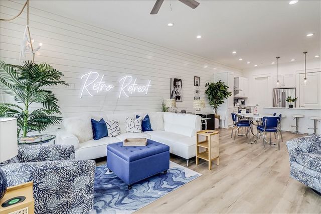 240 Social Circ 8-102, Port Aransas, TX 78373