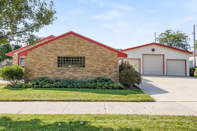 5803 S Lake DRIVE, Cudahy, WI 53110