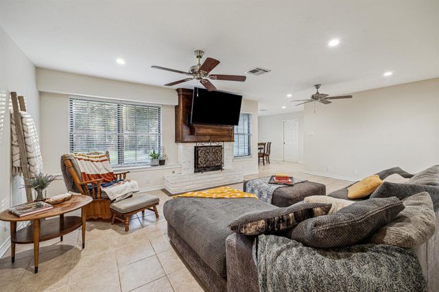 546 River Plantation Drive, Conroe, TX 77302