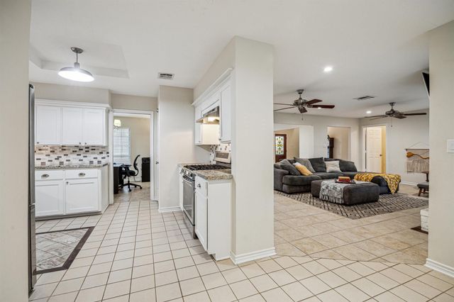 546 River Plantation Drive, Conroe, TX 77302