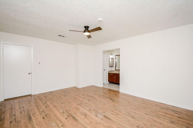 4307 Sloangate Drive, Spring, TX 77373