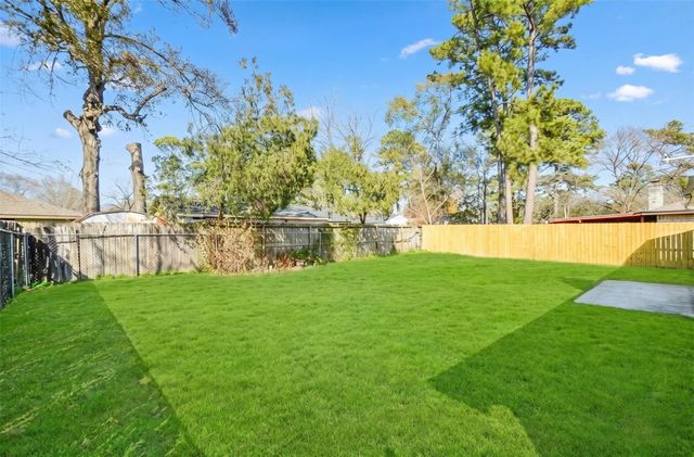 4307 Sloangate Drive, Spring, TX 77373