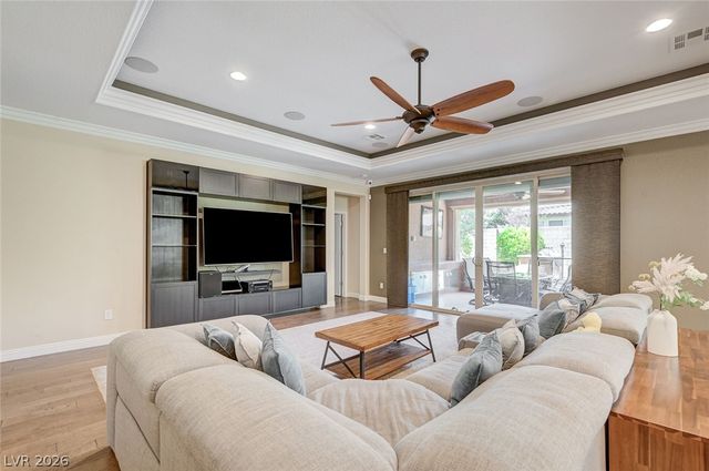 8586 Monument Lake Court, Las Vegas, NV 89113