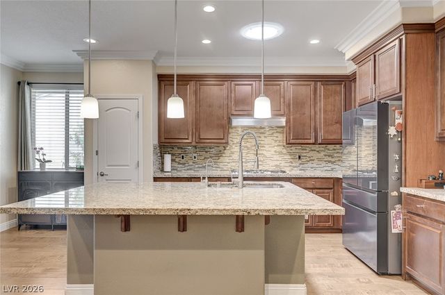 8586 Monument Lake Court, Las Vegas, NV 89113
