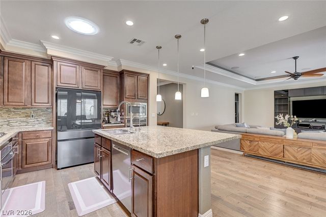8586 Monument Lake Court, Las Vegas, NV 89113