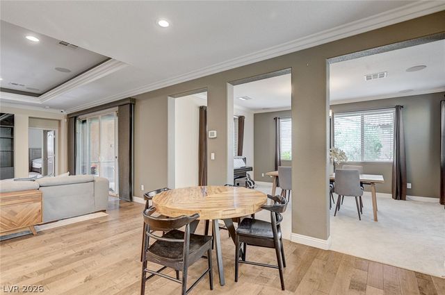 8586 Monument Lake Court, Las Vegas, NV 89113