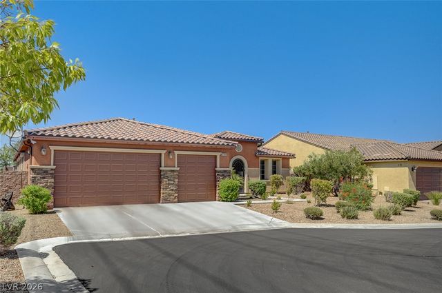 8586 Monument Lake Court, Las Vegas, NV 89113