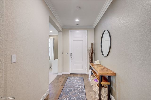 8586 Monument Lake Court, Las Vegas, NV 89113