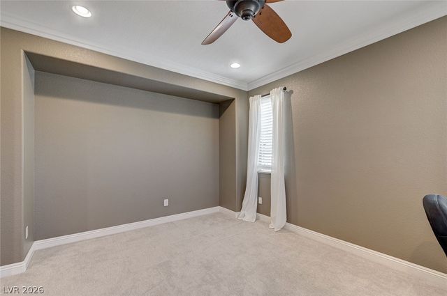 8586 Monument Lake Court, Las Vegas, NV 89113