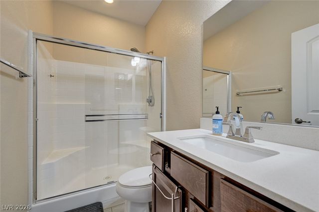 8586 Monument Lake Court, Las Vegas, NV 89113