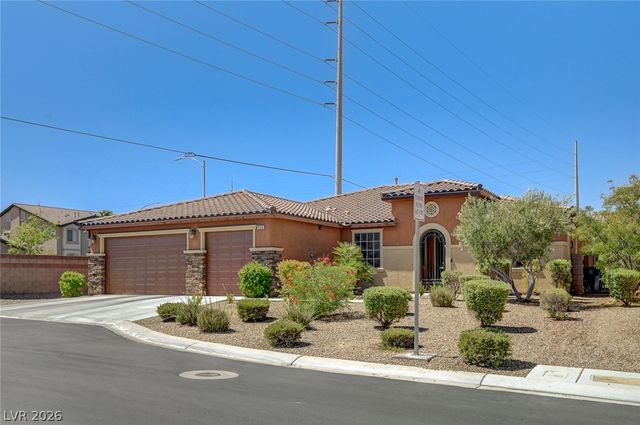 8586 Monument Lake Court, Las Vegas, NV 89113