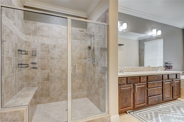 8586 Monument Lake Court, Las Vegas, NV 89113