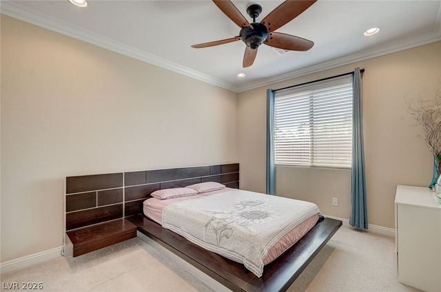 8586 Monument Lake Court, Las Vegas, NV 89113