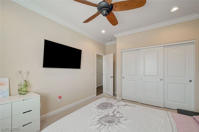 8586 Monument Lake Court, Las Vegas, NV 89113