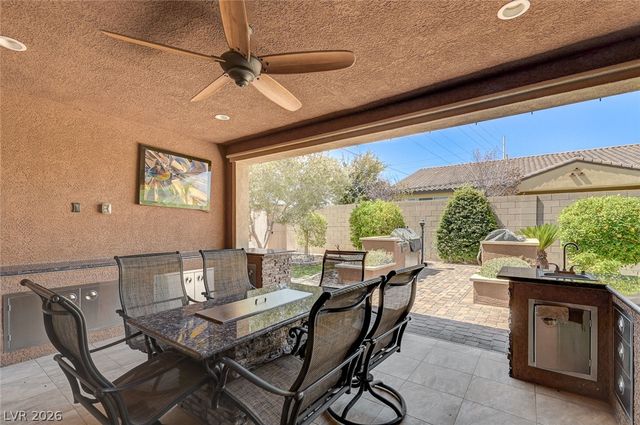 8586 Monument Lake Court, Las Vegas, NV 89113