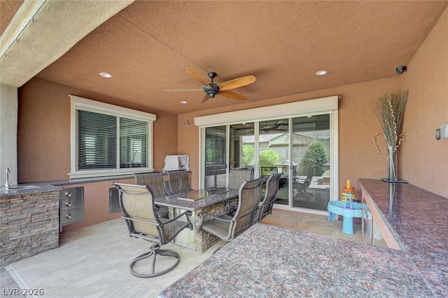 8586 Monument Lake Court, Las Vegas, NV 89113
