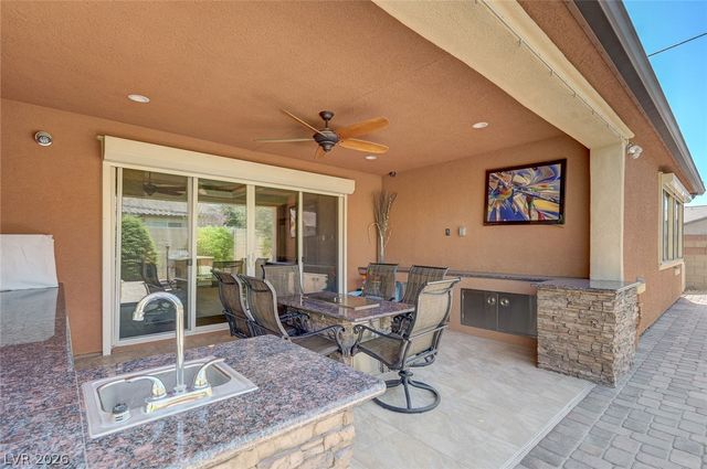 8586 Monument Lake Court, Las Vegas, NV 89113