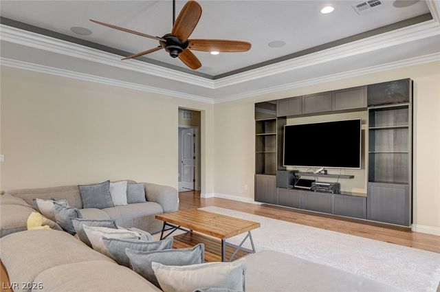 8586 Monument Lake Court, Las Vegas, NV 89113