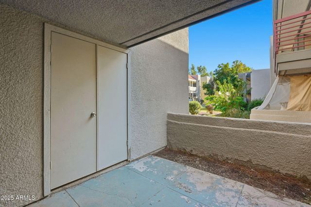 3329 W DANBURY Drive F109, Phoenix, AZ 85053