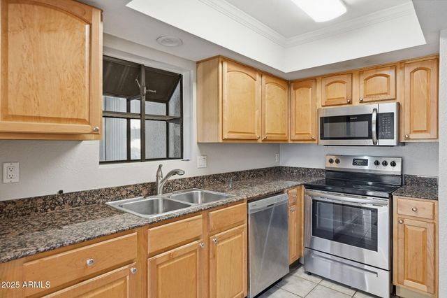 3329 W DANBURY Drive F109, Phoenix, AZ 85053