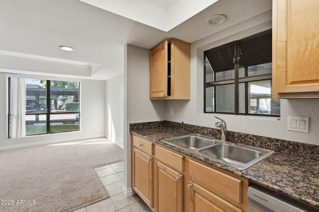 3329 W DANBURY Drive F109, Phoenix, AZ 85053