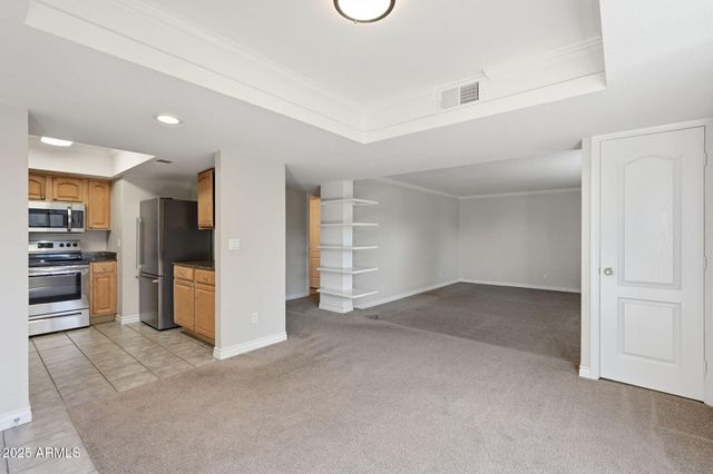 3329 W DANBURY Drive F109, Phoenix, AZ 85053