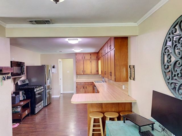 634 Oak Ridge Lane, Irving, TX 75061