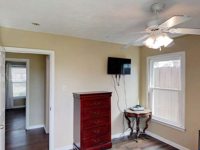 634 Oak Ridge Lane, Irving, TX 75061