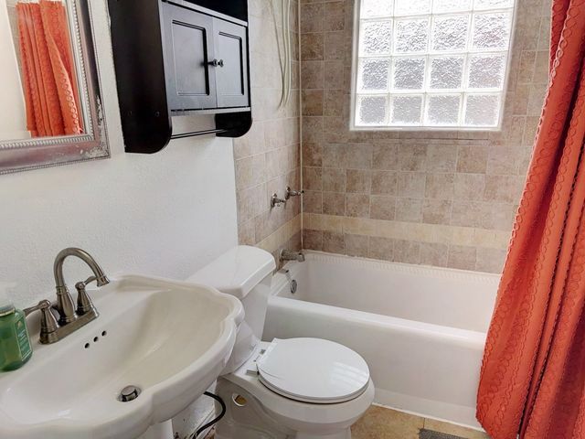 634 Oak Ridge Lane, Irving, TX 75061