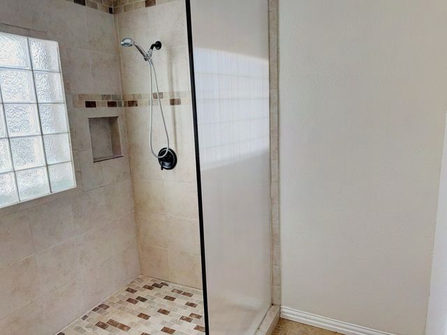 634 Oak Ridge Lane, Irving, TX 75061