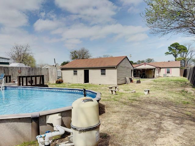 634 Oak Ridge Lane, Irving, TX 75061