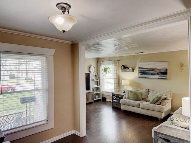 634 Oak Ridge Lane, Irving, TX 75061