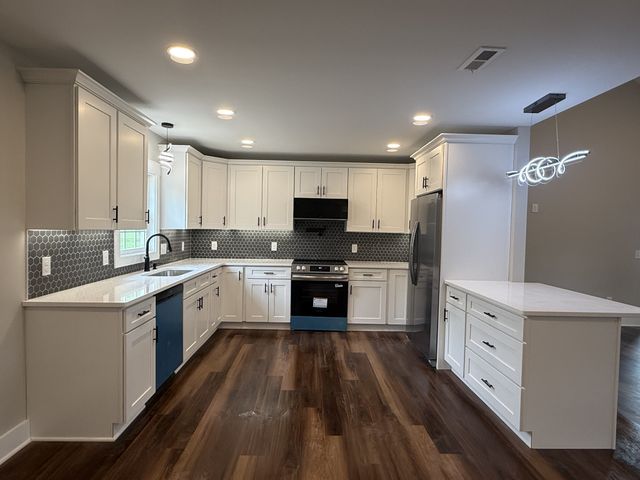 502 Hennessee Ave, Morrison, TN 37357