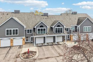 6145 Chasewood Parkway 202, Minnetonka, MN 55343