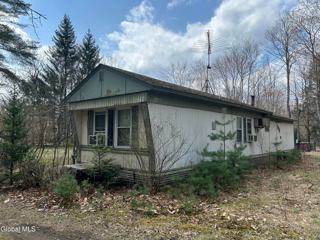 147 Lampman Road, Broadalbin, NY 12025