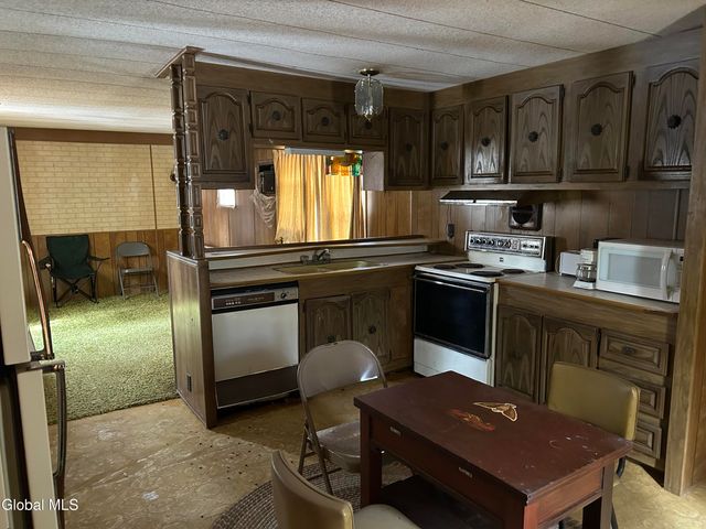147 Lampman Road, Broadalbin, NY 12025