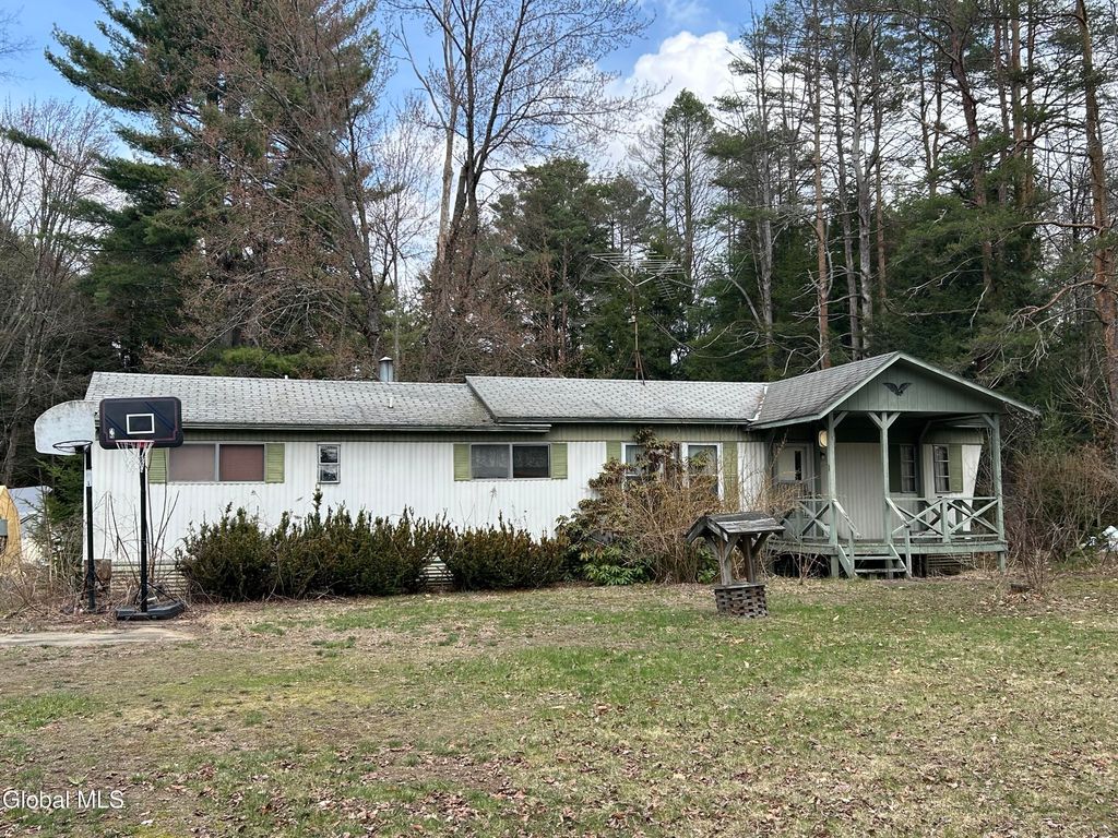 147 Lampman Road, Broadalbin, NY 12025