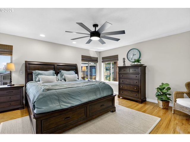 18525 Ne Marine Dr. E3, Portland, OR 97230
