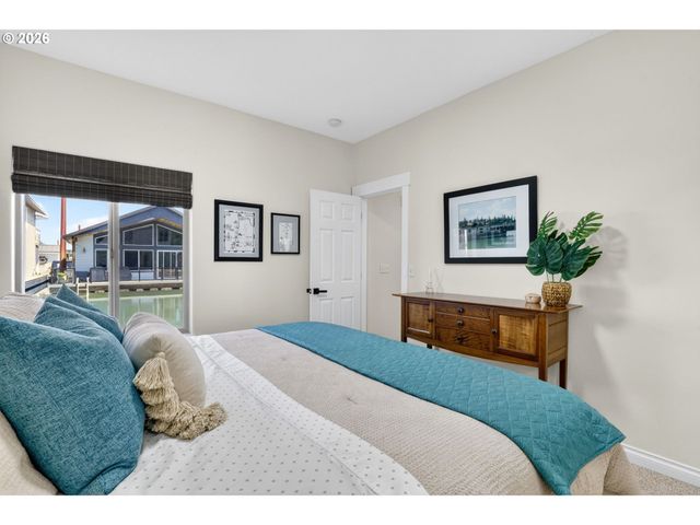 18525 Ne Marine Dr. E3, Portland, OR 97230