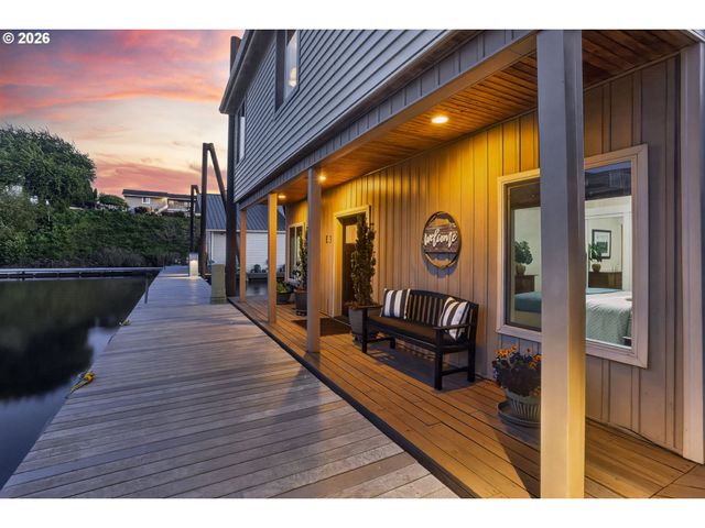 18525 Ne Marine Dr. E3, Portland, OR 97230